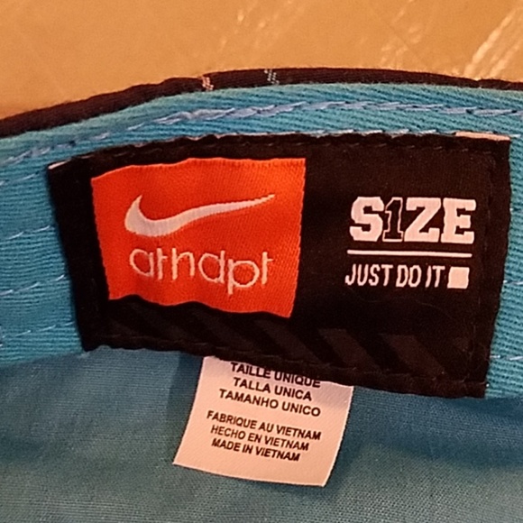 Nike Hat Low Profile Blue Good condition Hardly worn Sm-Med Plaid - Picture 2 of 6